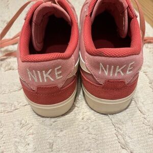 Nike SB Zoom Pogo Plus - Women’s 11 - Red Stardust/Coconut Milk
Clean-worn 2x’s